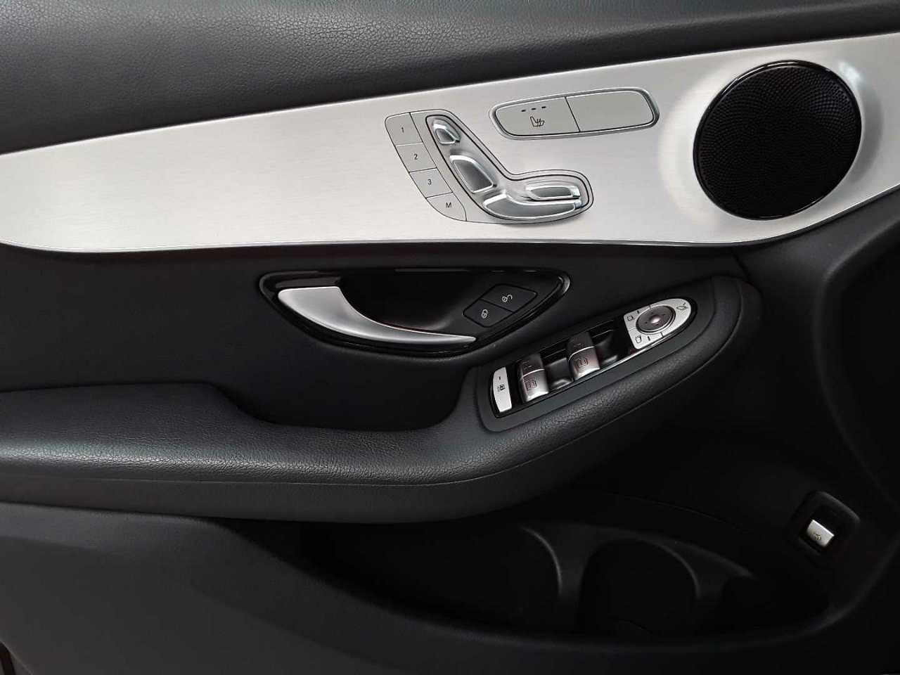 Mercedes-Benz GLC 300 4Matic 9G-TRONIC 16