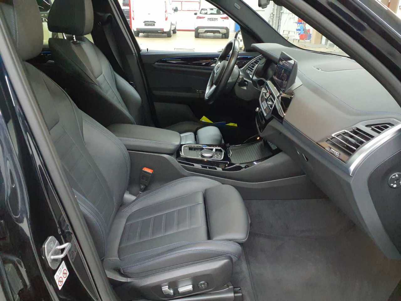 BMW iX3 Impressive 7