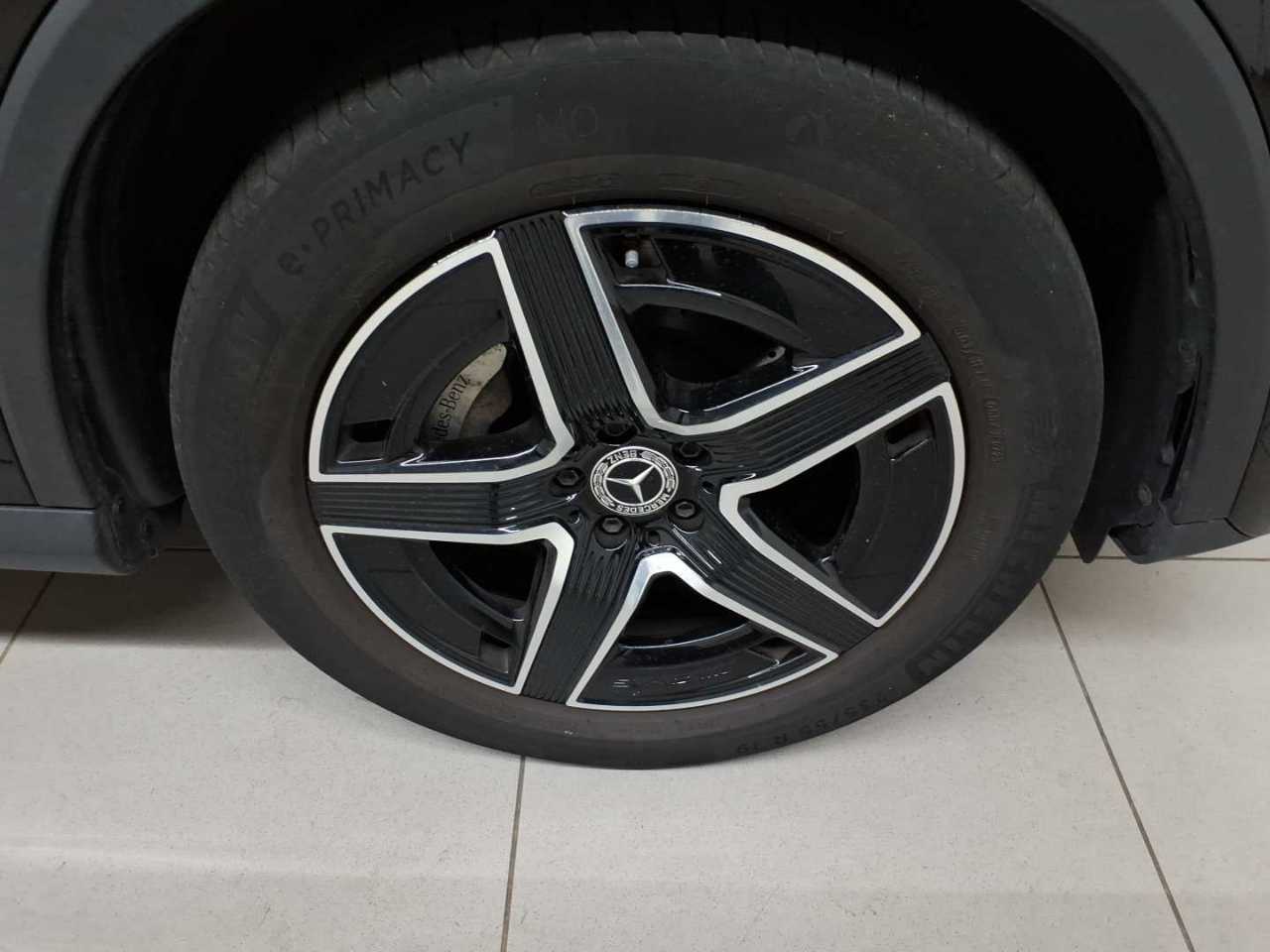 Mercedes-Benz GLC 220 d 4Matic 9G-TRONIC AMG Line Advanced 17