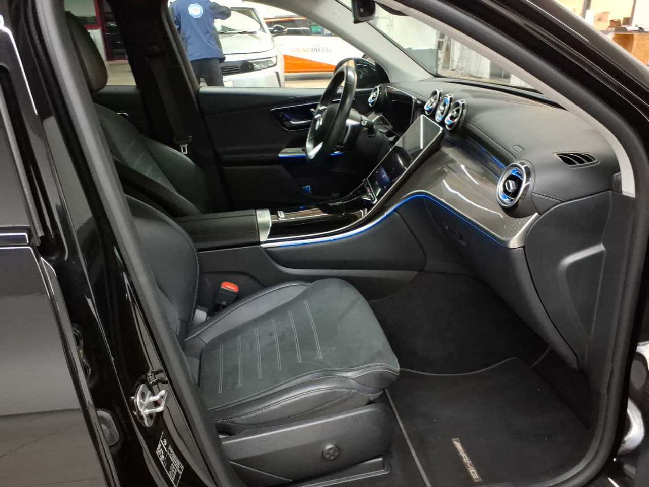 Mercedes-Benz GLC 220 d 4Matic 9G-TRONIC AMG Line Advanced 8