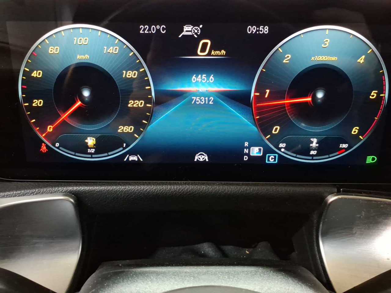 Mercedes-Benz GLB 220 d 8G-DCT AMG Line 11