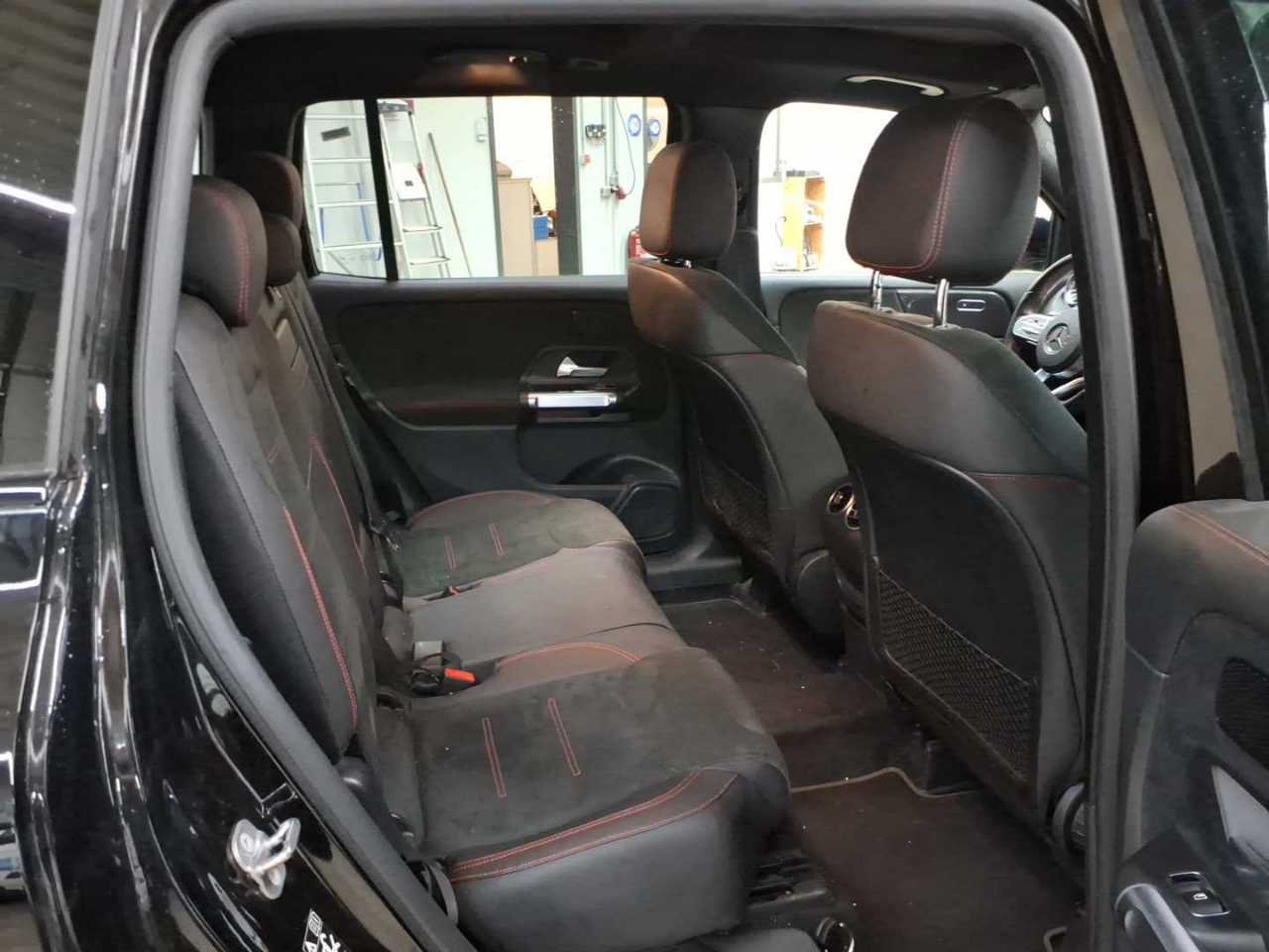Mercedes-Benz GLB 220 d 8G-DCT AMG Line 14