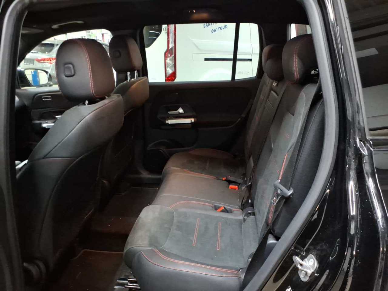 Mercedes-Benz GLB 220 d 8G-DCT AMG Line 13