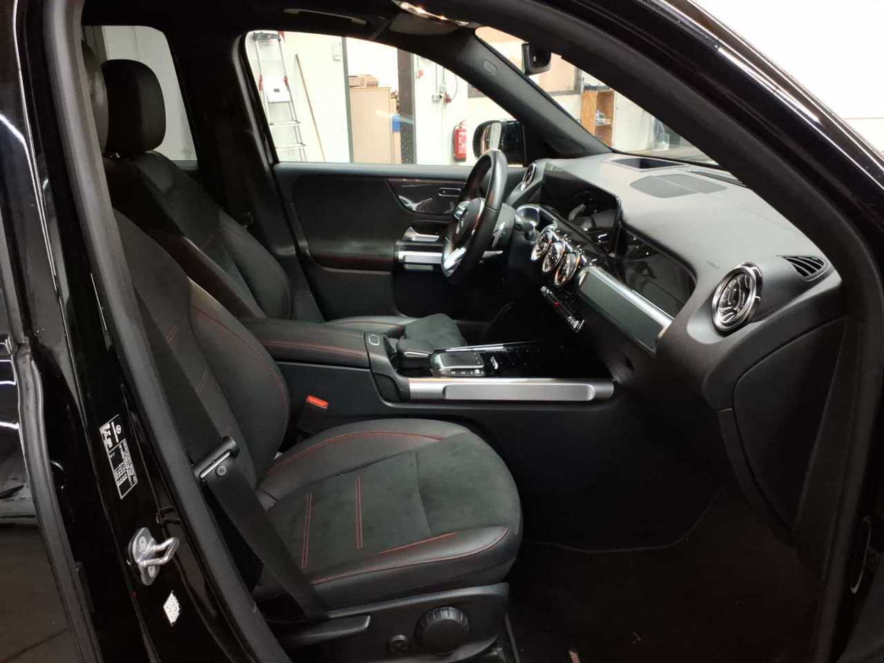 Mercedes-Benz GLB 220 d 8G-DCT AMG Line 8