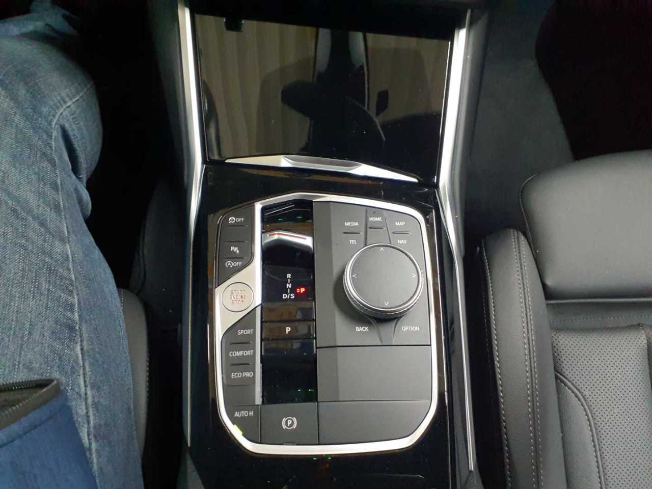 BMW 320i Touring Aut. 10