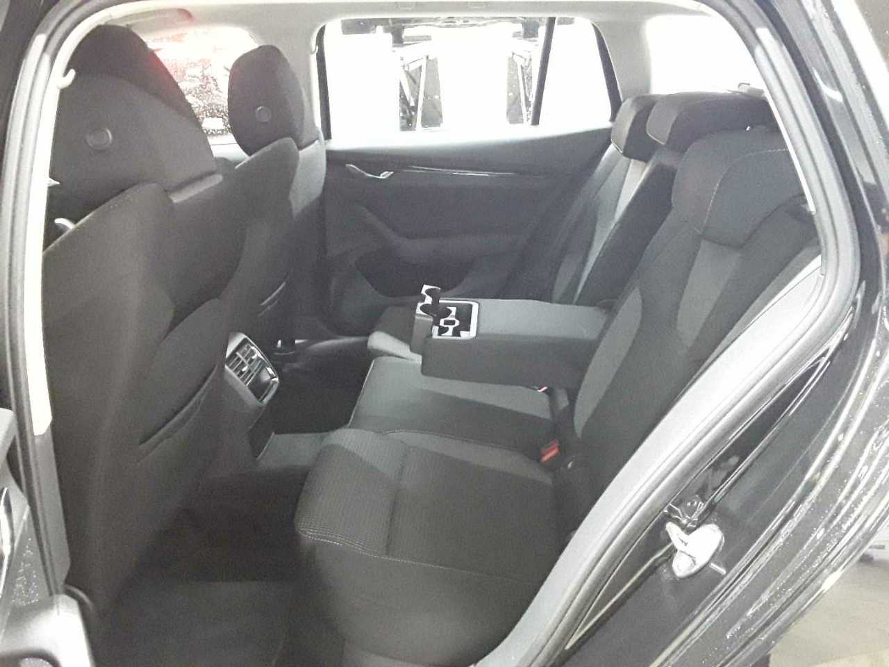 Skoda Octavia Combi 2.0 TDI Ambition 13