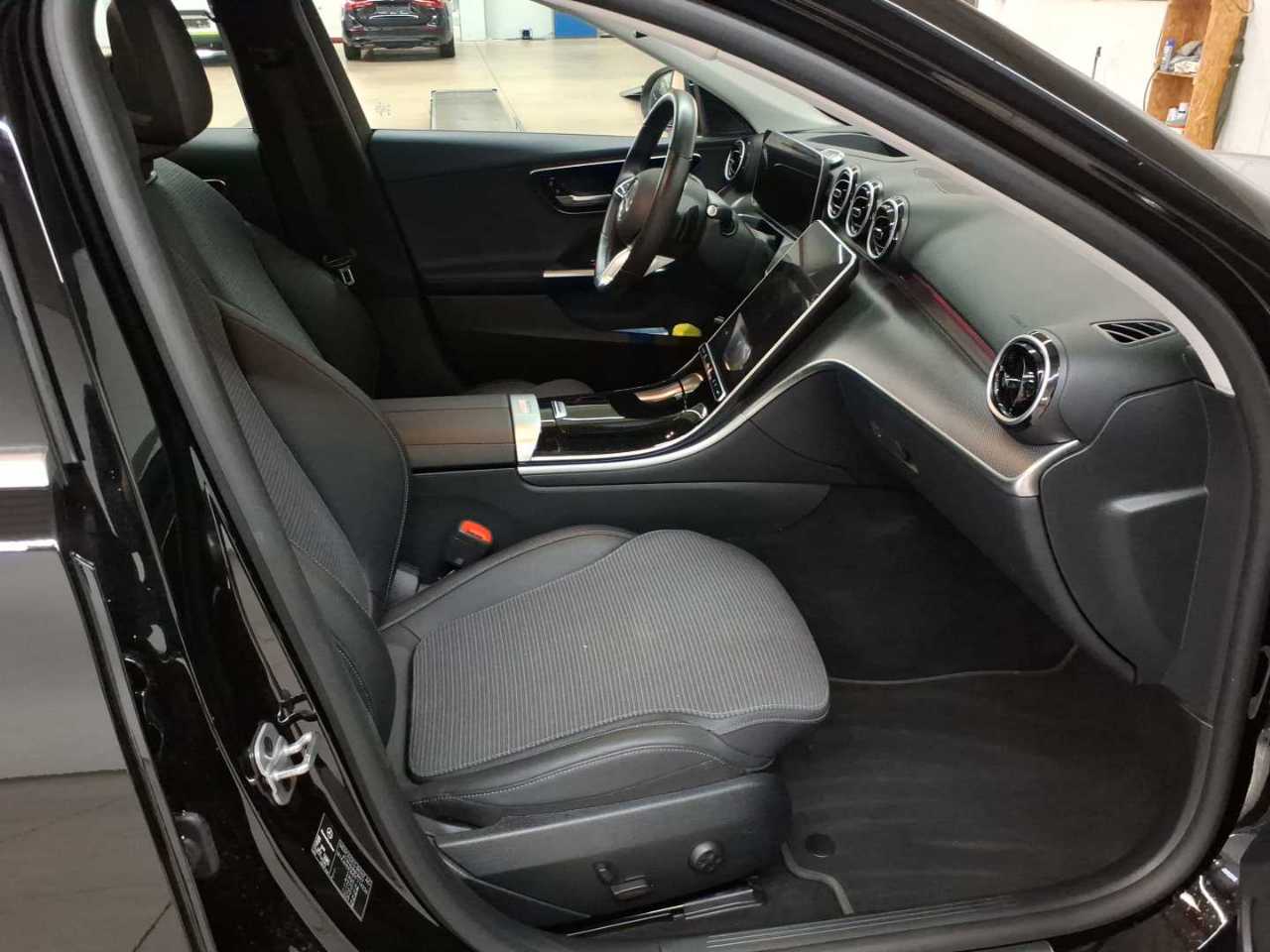 Mercedes-Benz C 220 d T 9G-TRONIC Avantgarde 8