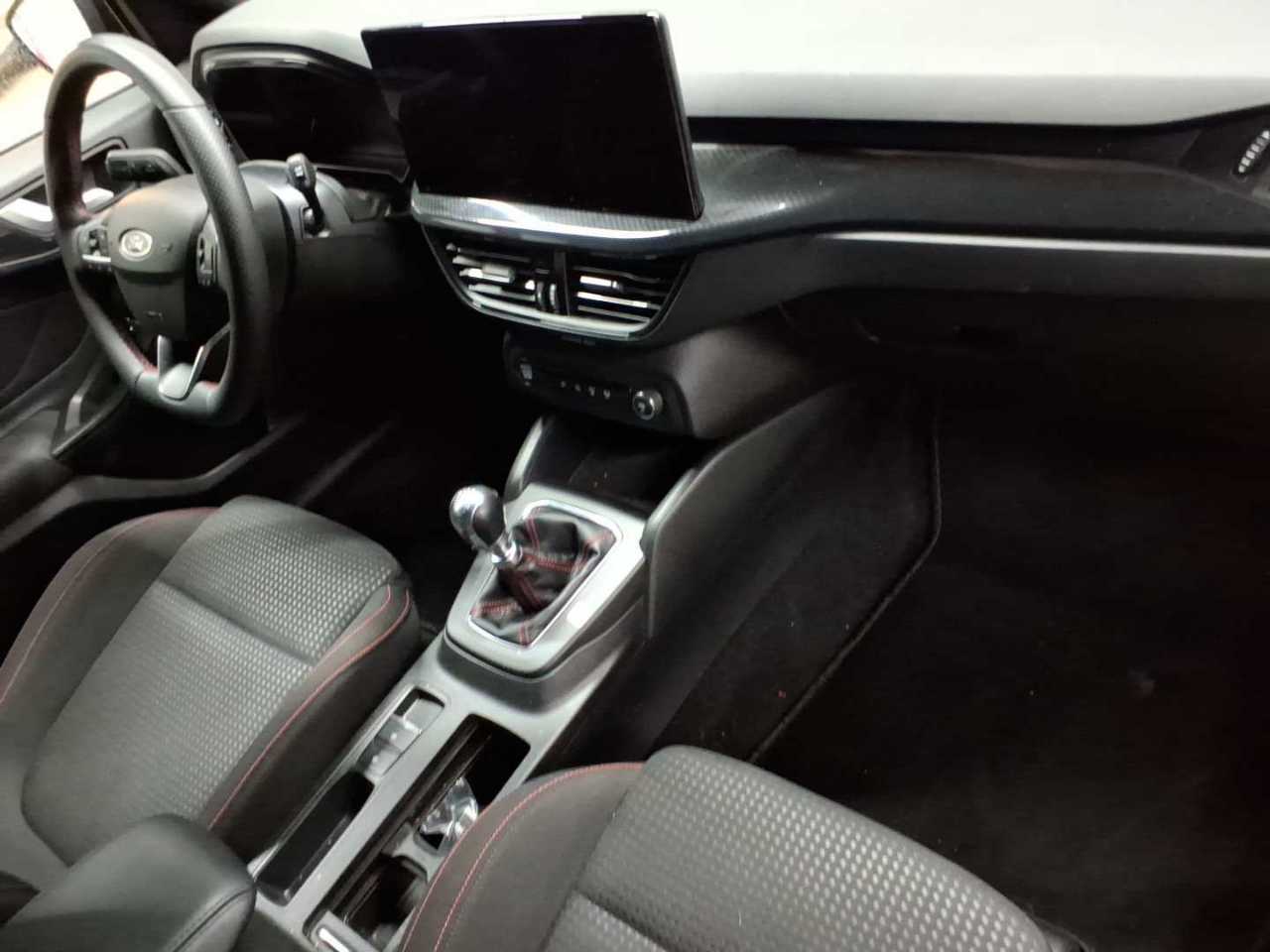 Ford Focus Turnier 1.0 EcoBoost Hybrid ST-LINE 9