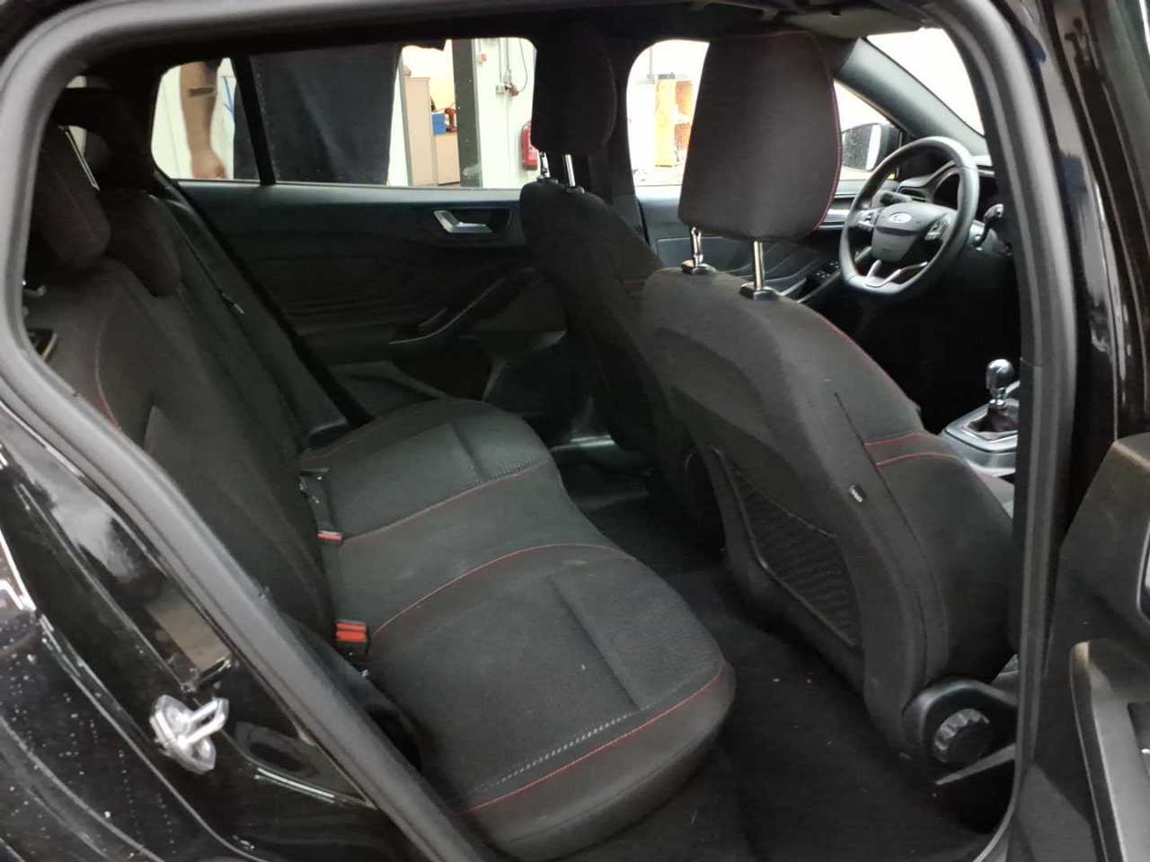 Ford Focus Turnier 1.0 EcoBoost Hybrid ST-LINE 14