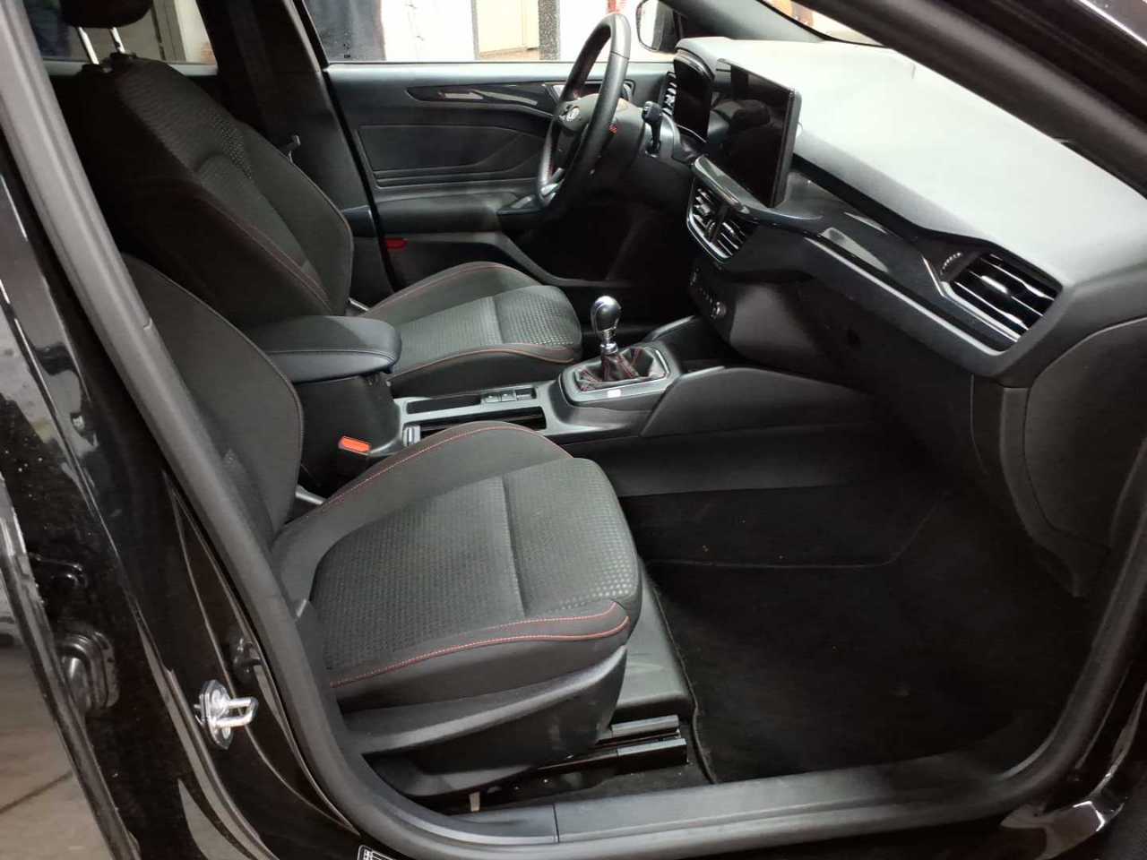Ford Focus Turnier 1.0 EcoBoost Hybrid ST-LINE 8