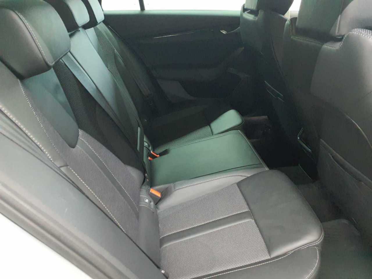 Skoda Octavia Combi 1.4 TSI iV DSG Ambition 14
