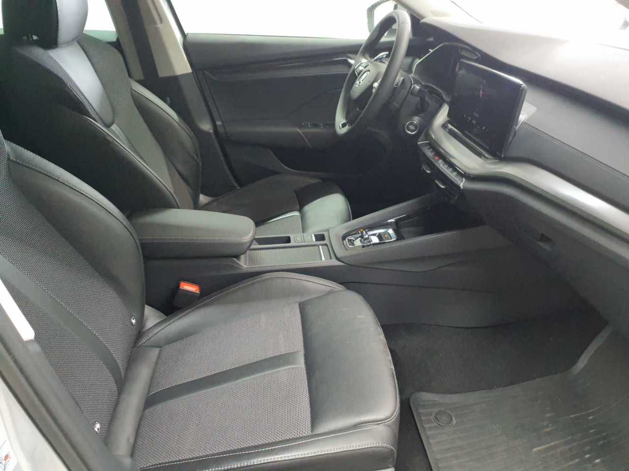 Skoda Octavia Combi 1.4 TSI iV DSG Ambition 8