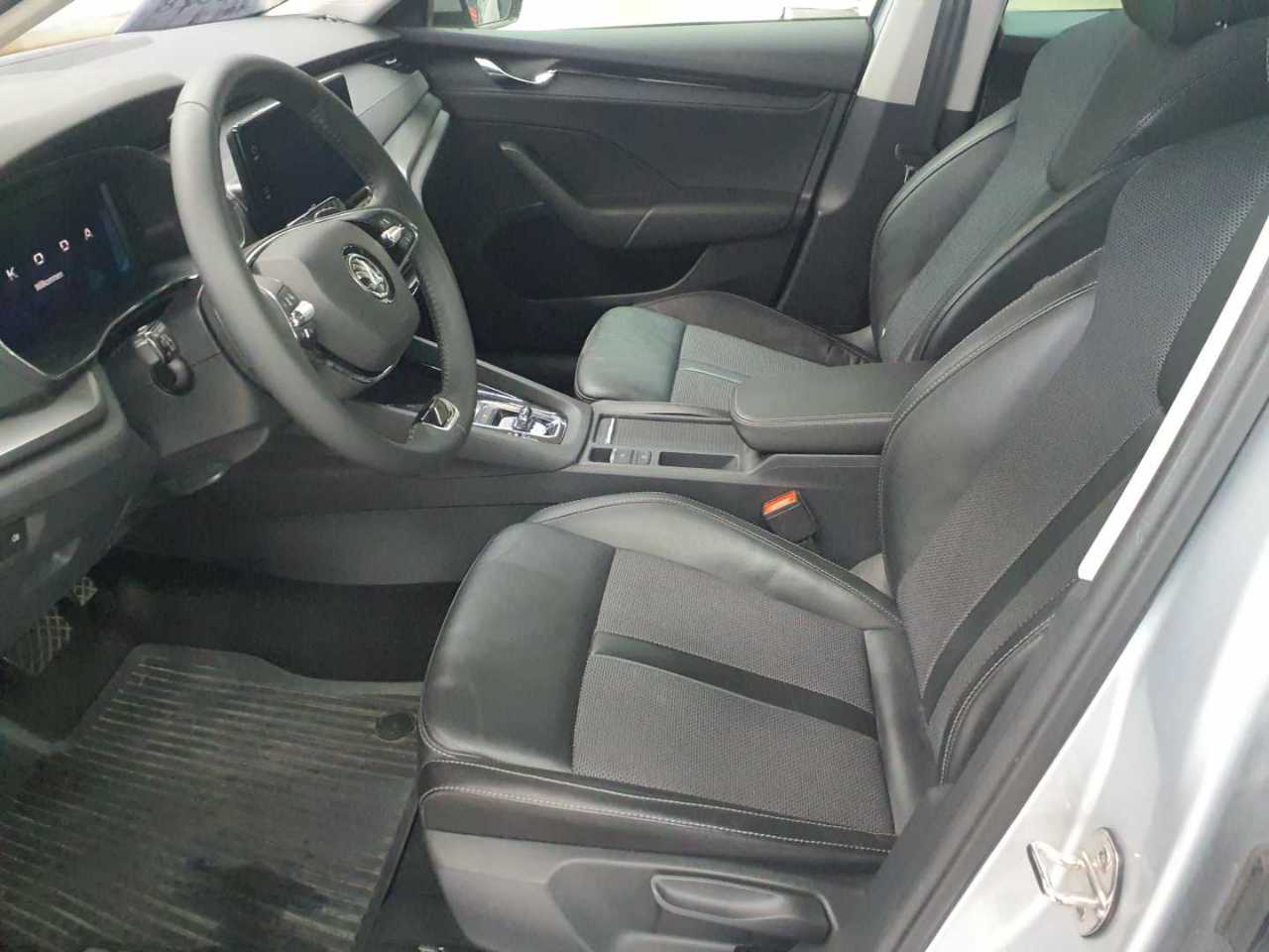 Skoda Octavia Combi 1.4 TSI iV DSG Ambition 7