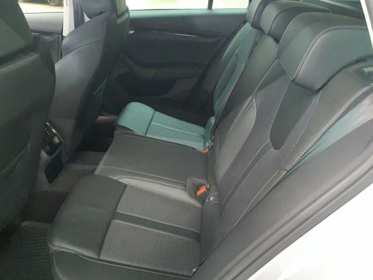 Skoda Octavia Combi 1.4 TSI iV DSG Ambition 13