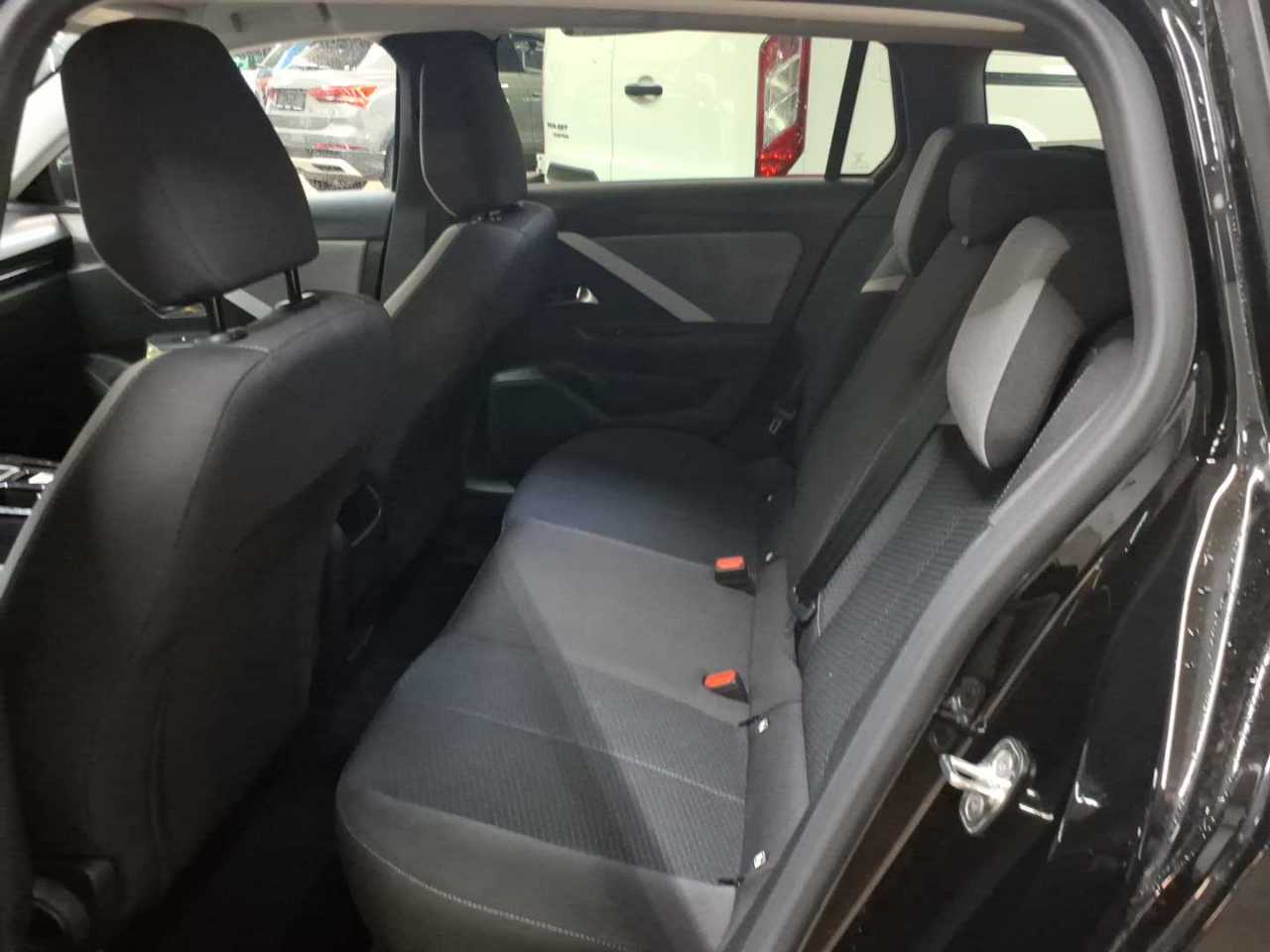 Opel Astra Sports Tourer 1.2 Turbo Enjoy 13