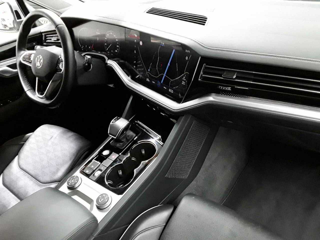 Volkswagen Touareg 3.0 V6 e-Hybrid 4Motion Aut. Elegance 9