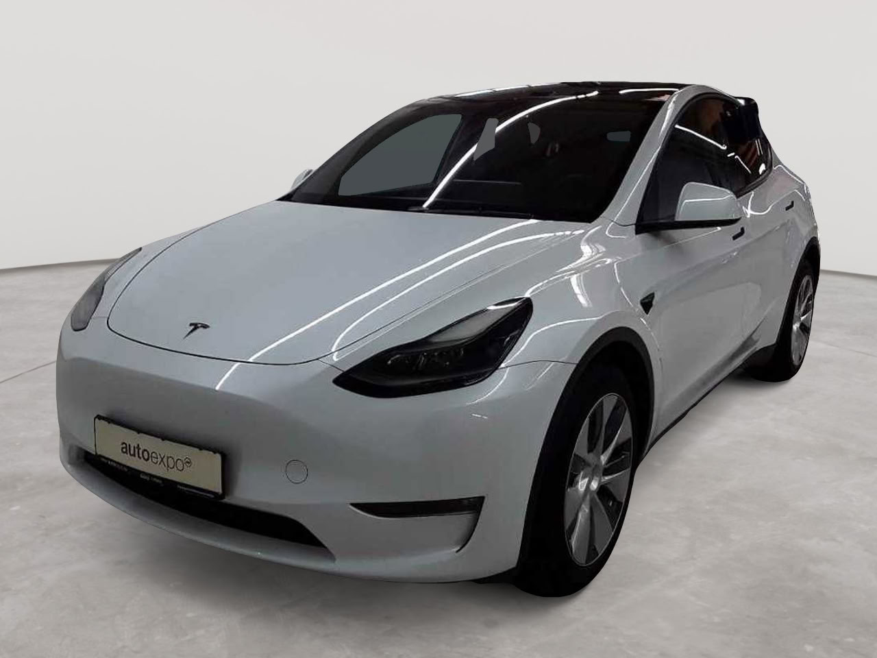Tesla Model Y Long Range Dual Motor AWD 2