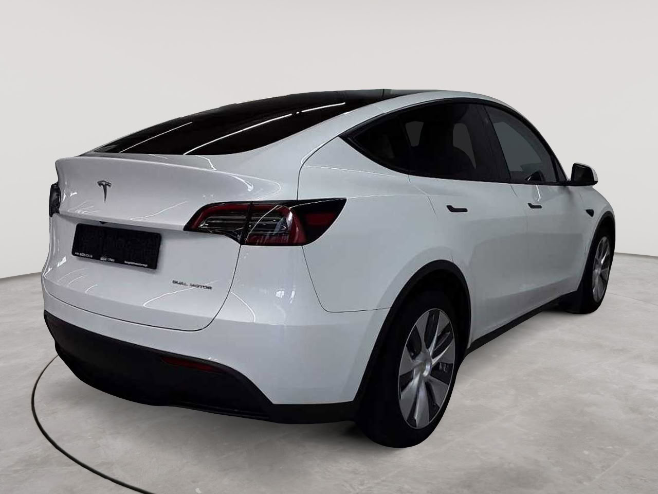 Tesla Model Y Long Range Dual Motor AWD 4