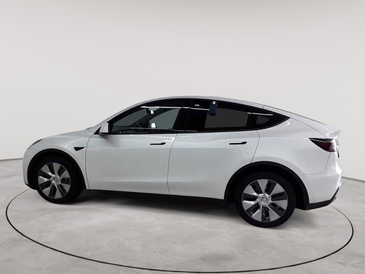 Tesla Model Y Long Range Dual Motor AWD 6
