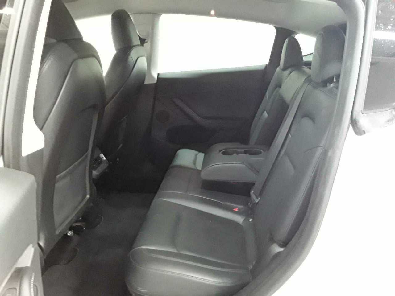 Tesla Model Y Long Range Dual Motor AWD 13