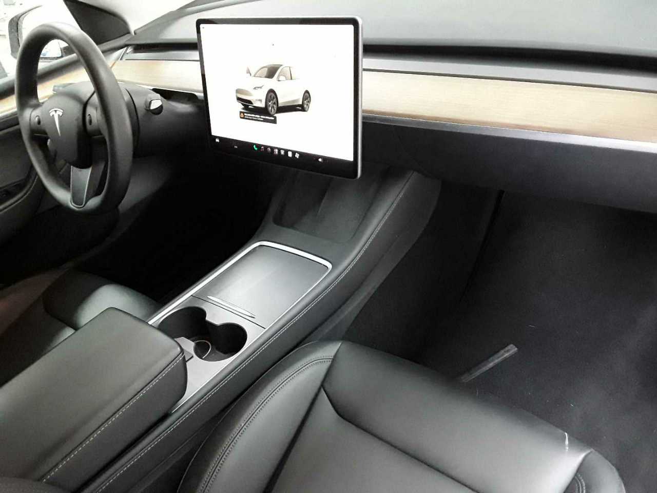 Tesla Model Y Long Range Dual Motor AWD 9