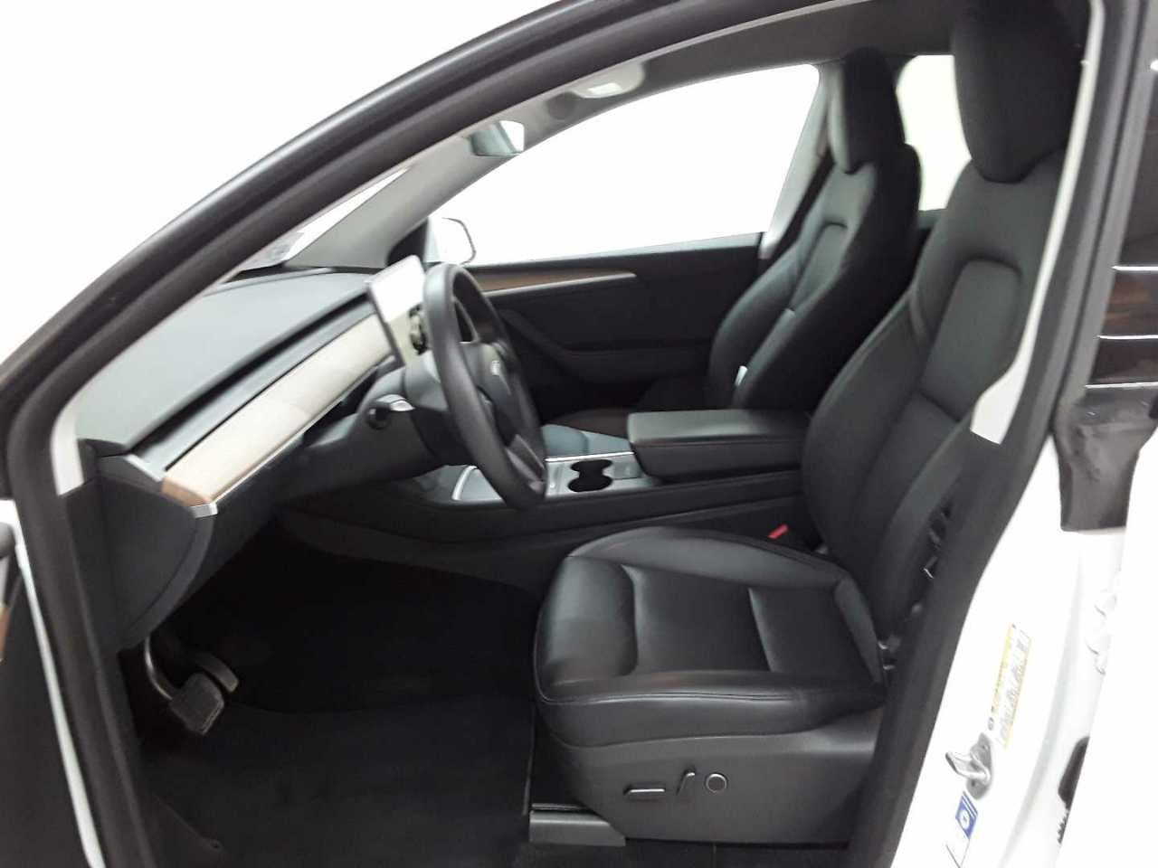 Tesla Model Y Long Range Dual Motor AWD 7