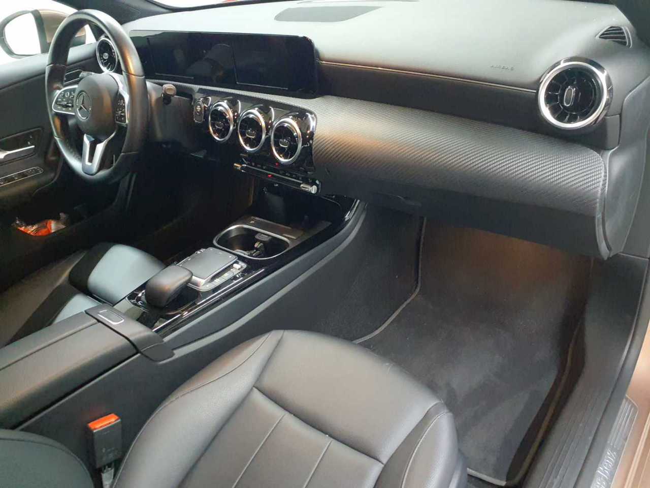 Mercedes-Benz A 250 e 8G-DCT Style 9