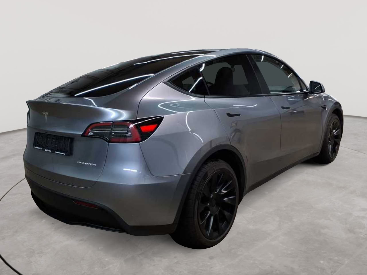 Tesla Model Y Long Range Dual Motor AWD 4