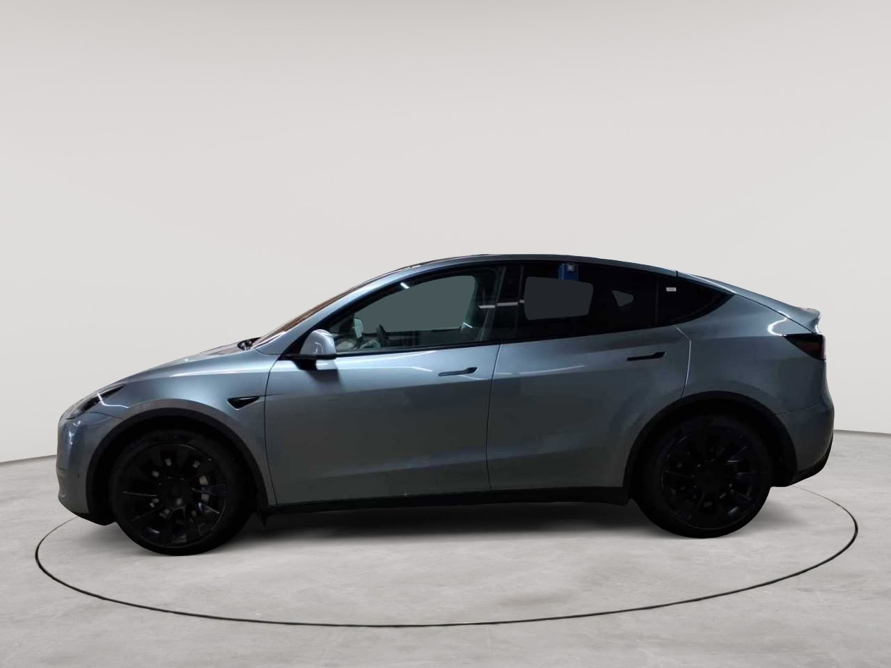 Tesla Model Y Long Range Dual Motor AWD 6