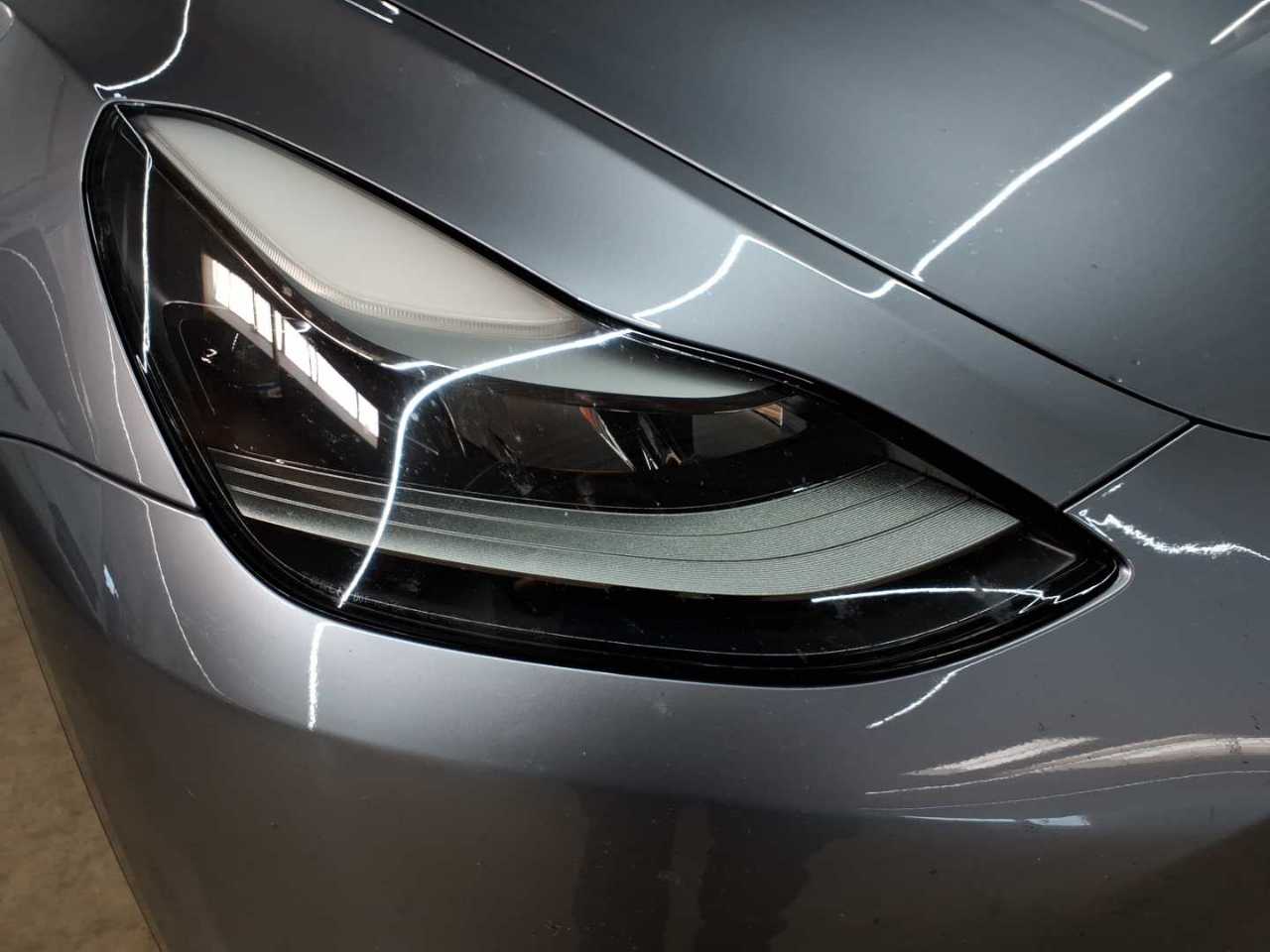 Tesla Model Y Long Range Dual Motor AWD 18