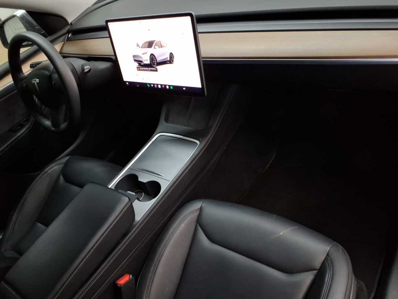 Tesla Model Y Long Range Dual Motor AWD 9