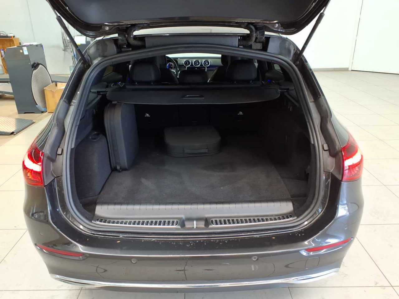 Mercedes-Benz C 300 e T 9G-TRONIC Avantgarde 15