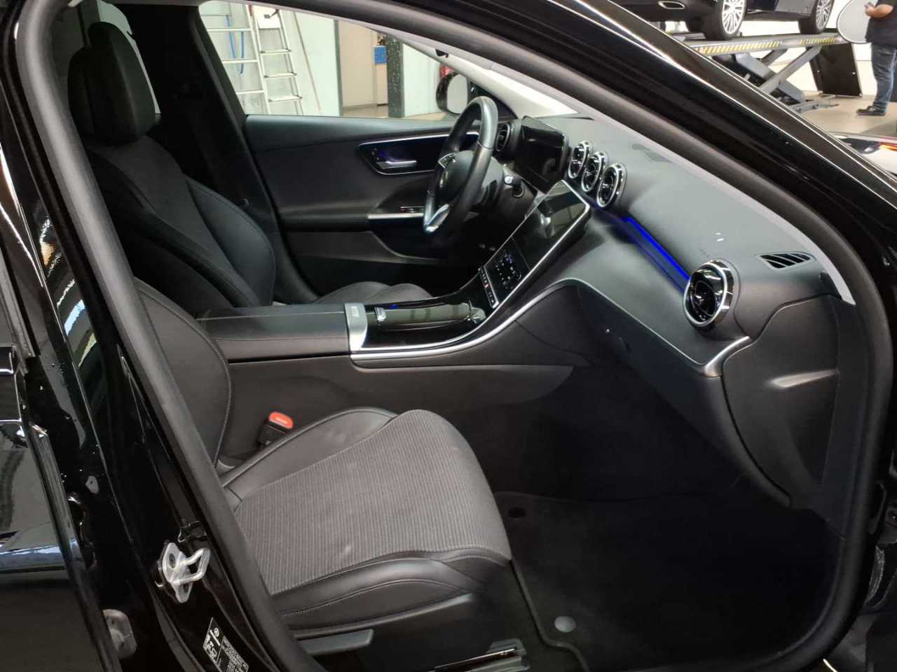 Mercedes-Benz C 300 e T 9G-TRONIC Avantgarde 8