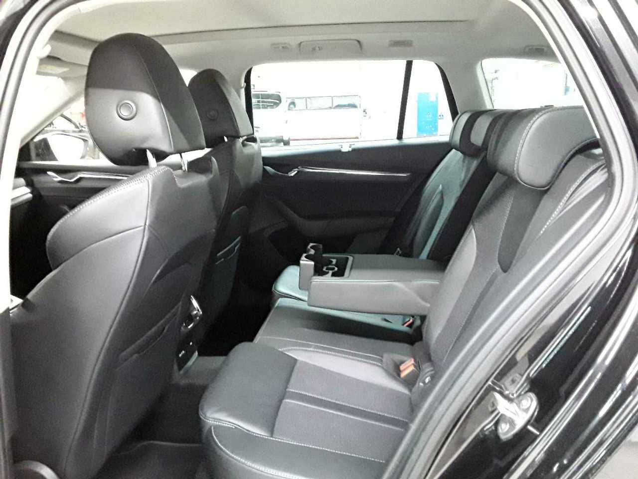 Skoda Octavia Combi 2.0 TDI DSG Style 13