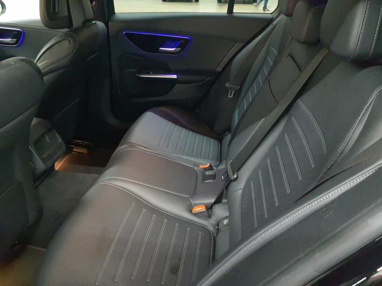 Mercedes-Benz C 200 d T 9G-TRONIC AMG Line 13