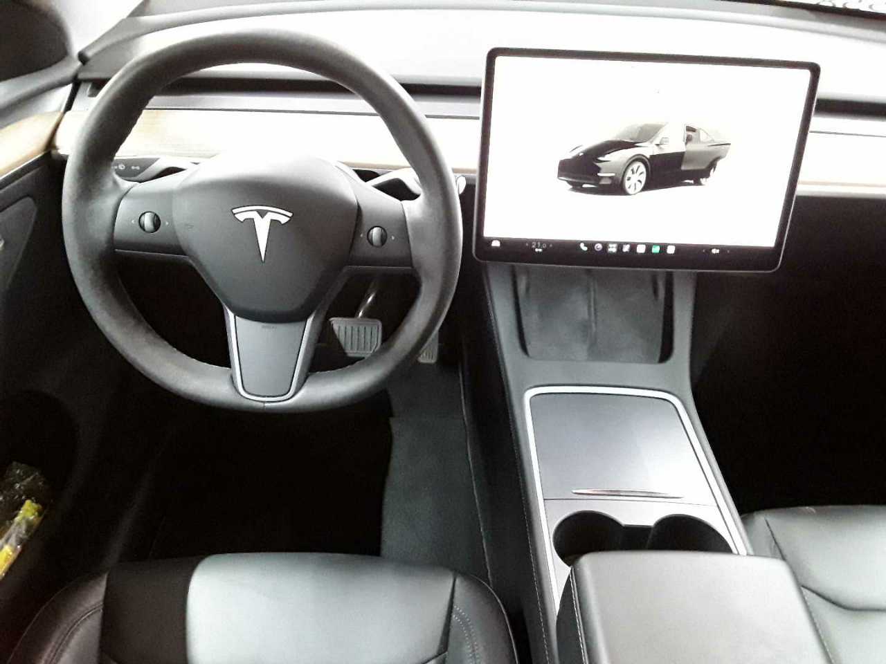 Tesla Model Y Long Range Dual Motor AWD 10