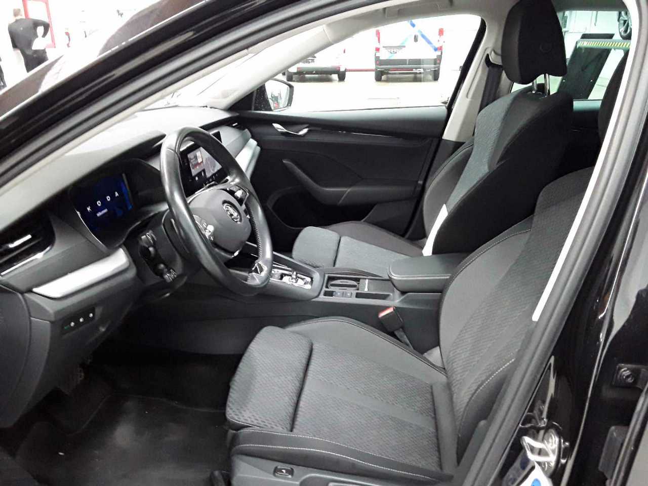 Skoda Octavia Combi 1.5 TSI e-TEC DSG Clever 7