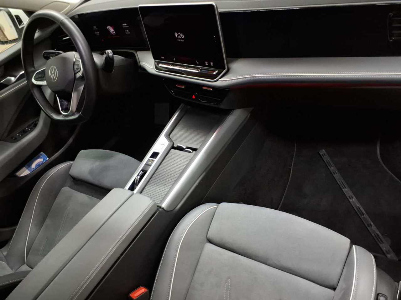 Vw Passat Variant 1.5 e-TSI OPF DSG Business 9