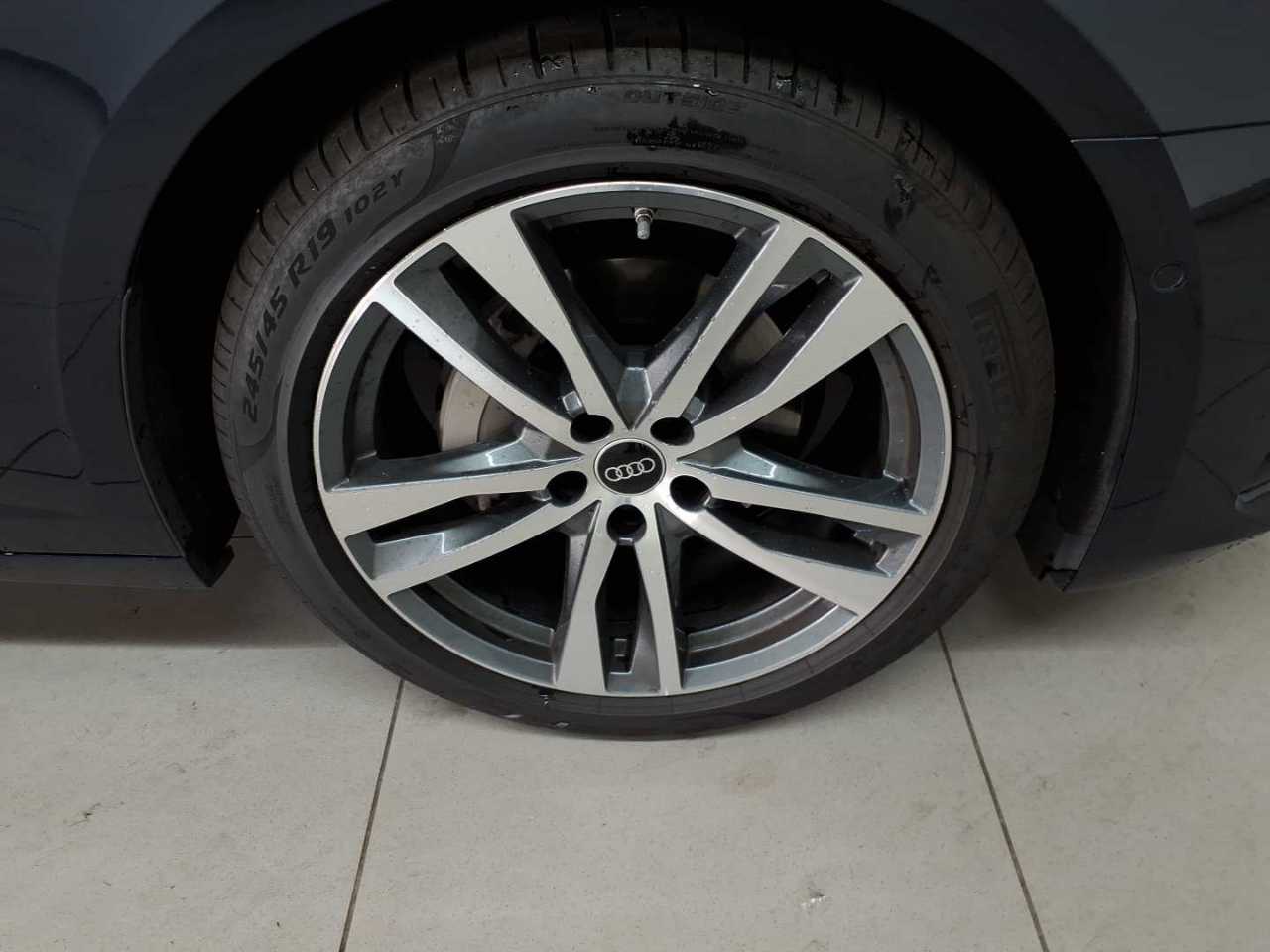 Audi A6 40 TDI quattro S tronic 16