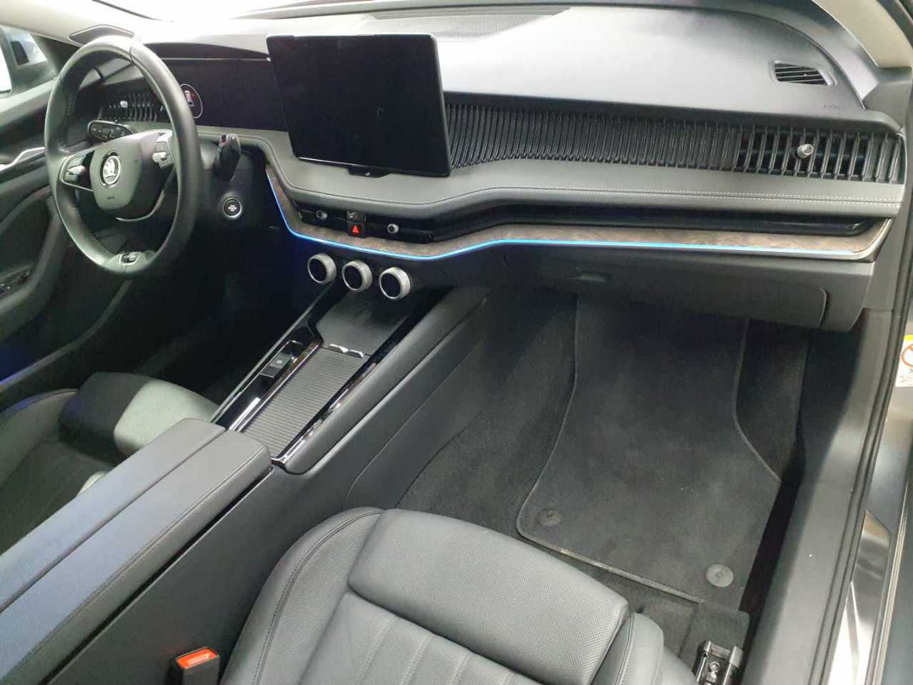 Skoda Superb Combi 2.0 TDI DSG L&K 9