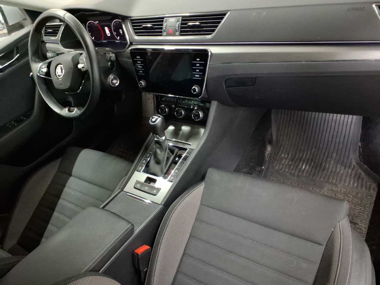 Skoda Superb Combi 2.0 TDI 4x4 DSG Scout 9