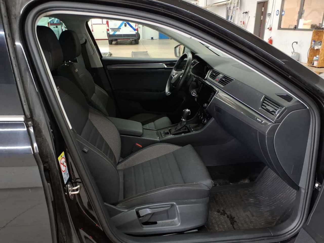 Skoda Superb Combi 2.0 TDI 4x4 DSG Scout 8