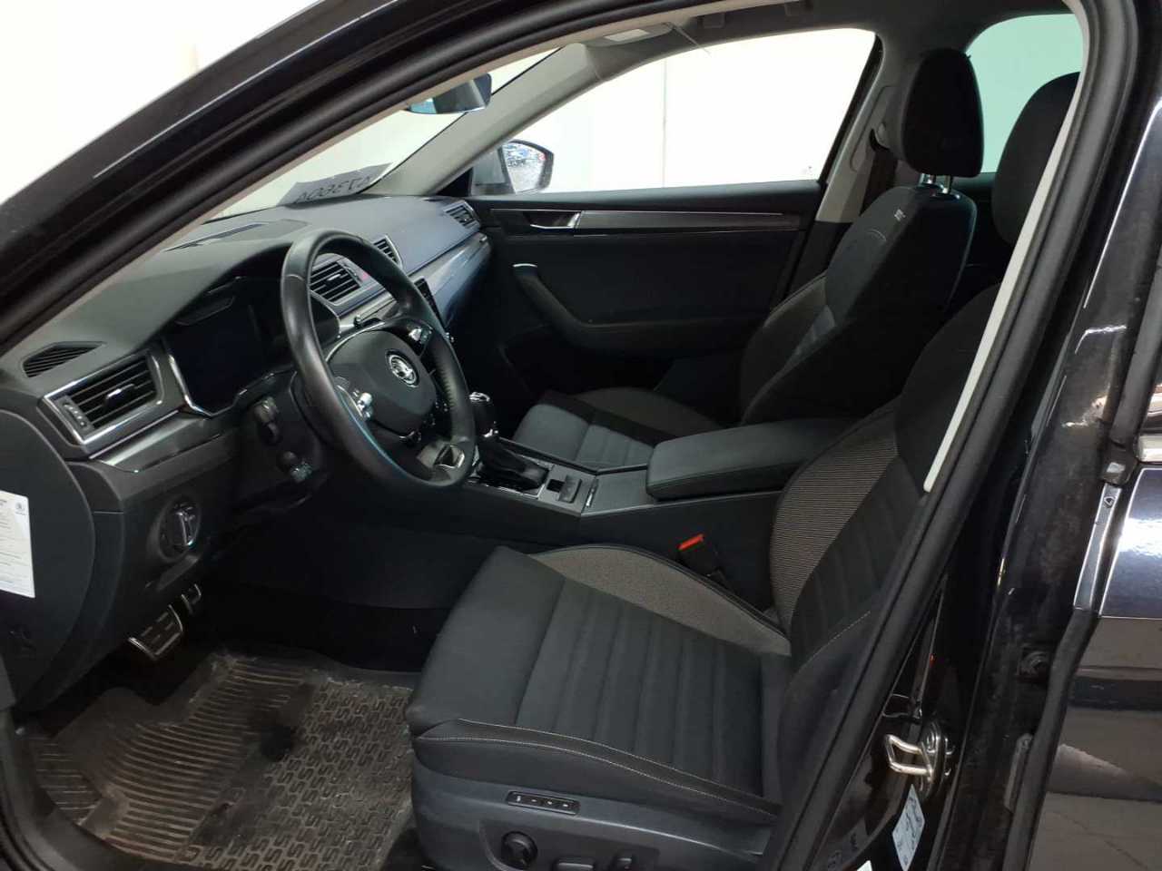 Skoda Superb Combi 2.0 TDI 4x4 DSG Scout 7