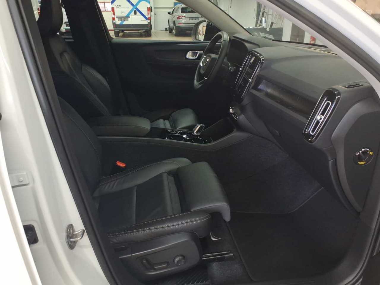 Volvo XC40 T5 Recharge DKG Plus Dark 8