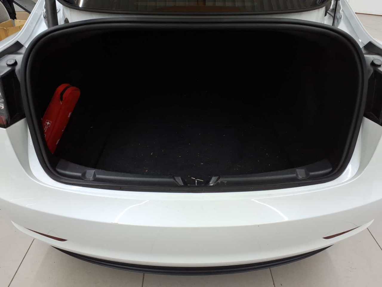 Tesla Model 3 Langstreckenbatt. Allradantrieb Dual Motor 15
