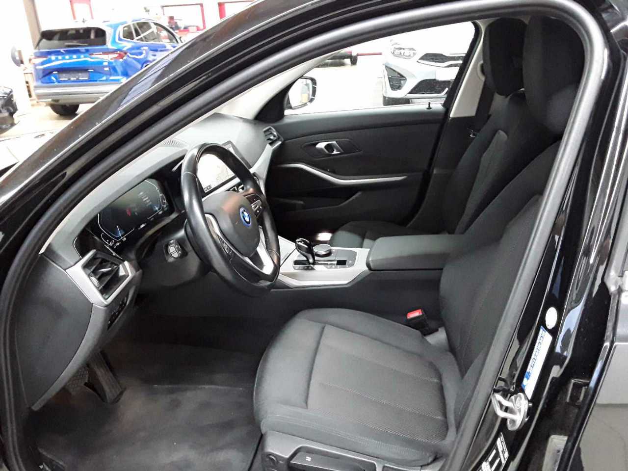 Bmw 330e Touring xDrive Aut. Advantage 7