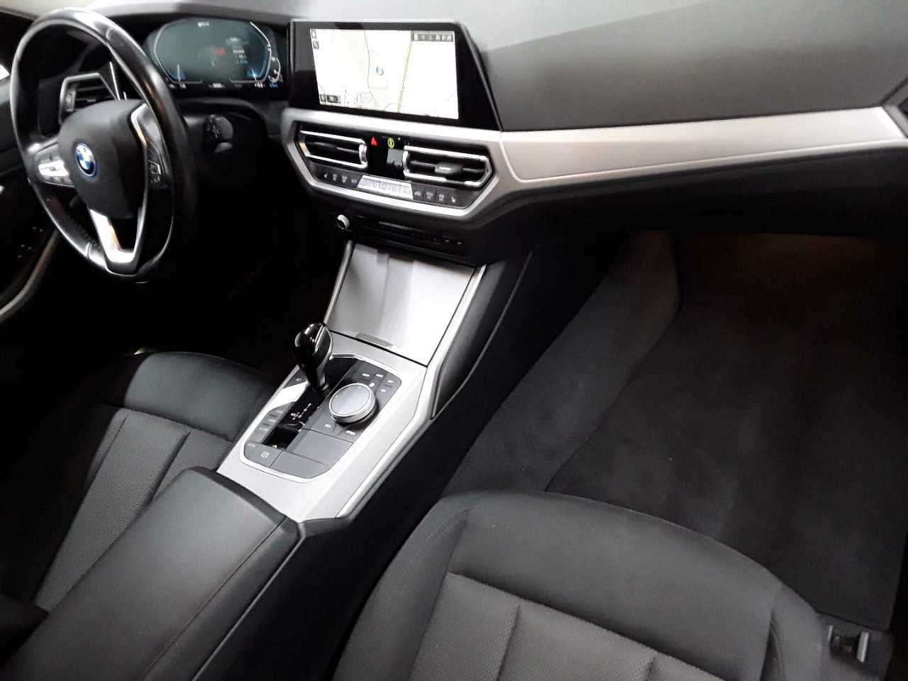 Bmw 330e Touring xDrive Aut. Advantage 9