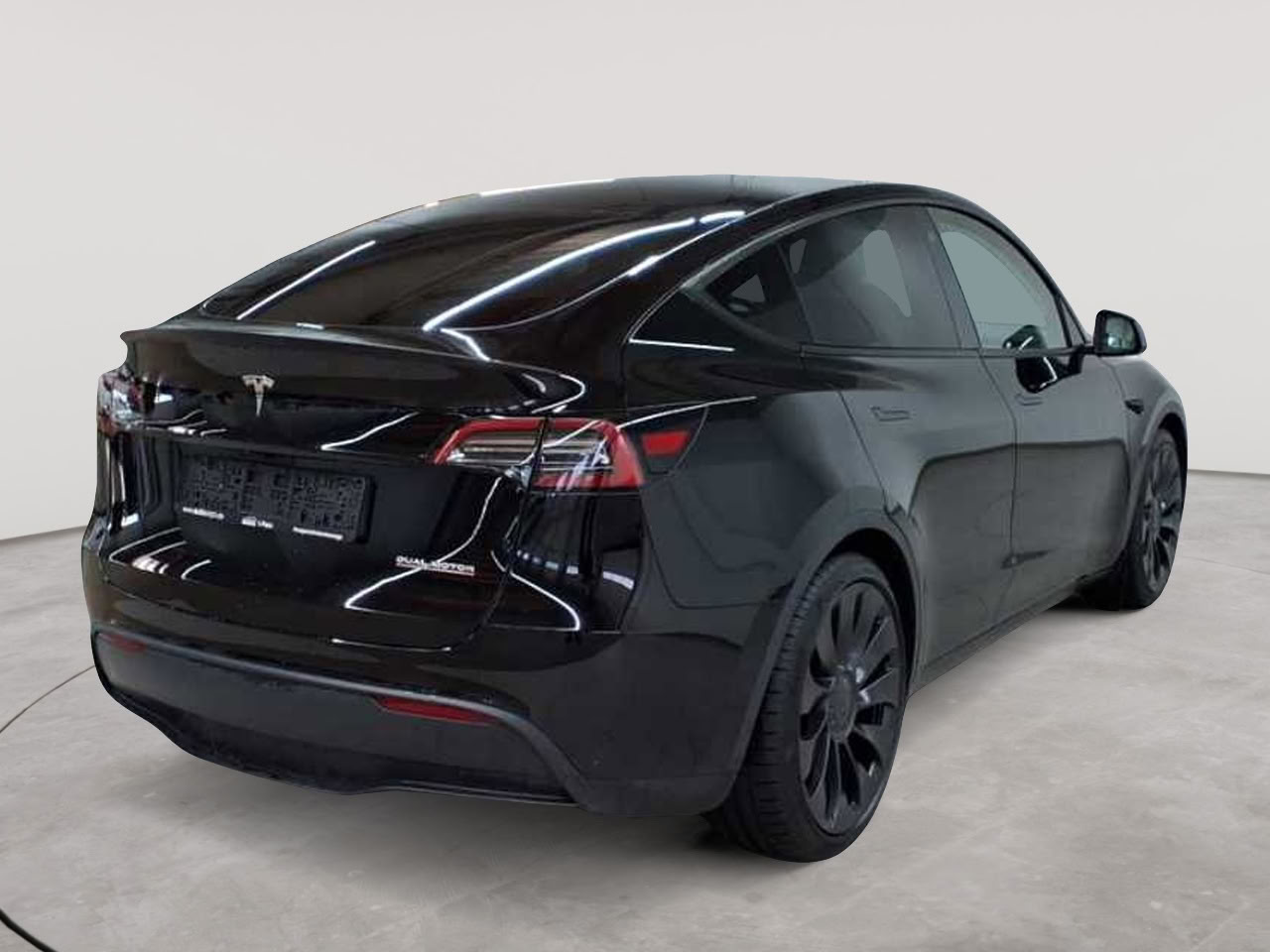 Tesla Model Y Performance Dual Motor AWD 4