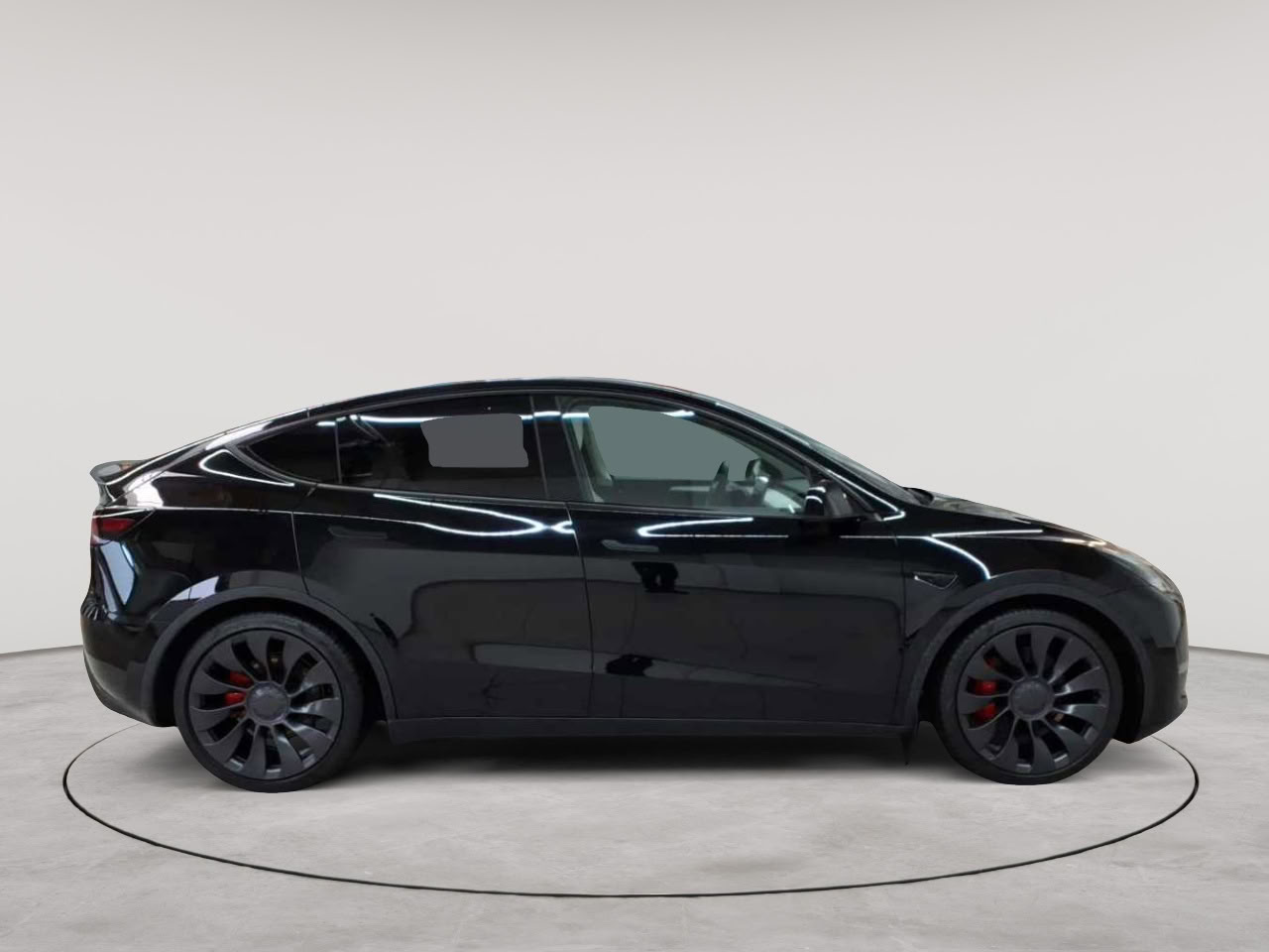 Tesla Model Y Performance Dual Motor AWD 3