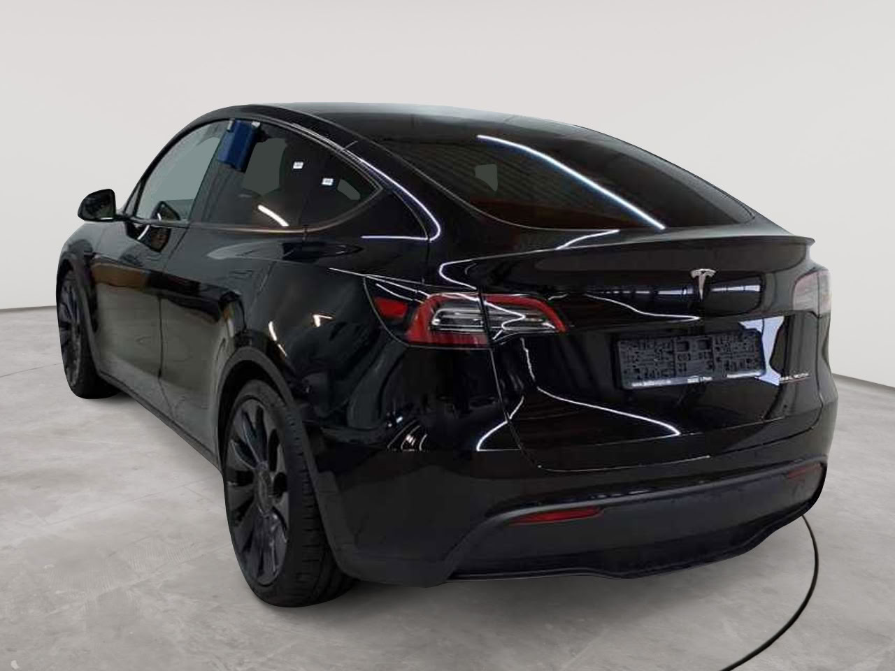 Tesla Model Y Performance Dual Motor AWD 5